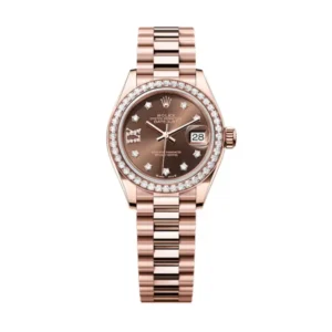 Lady-Datejust in 18 kt Everose gold features a chocolate diamond-set